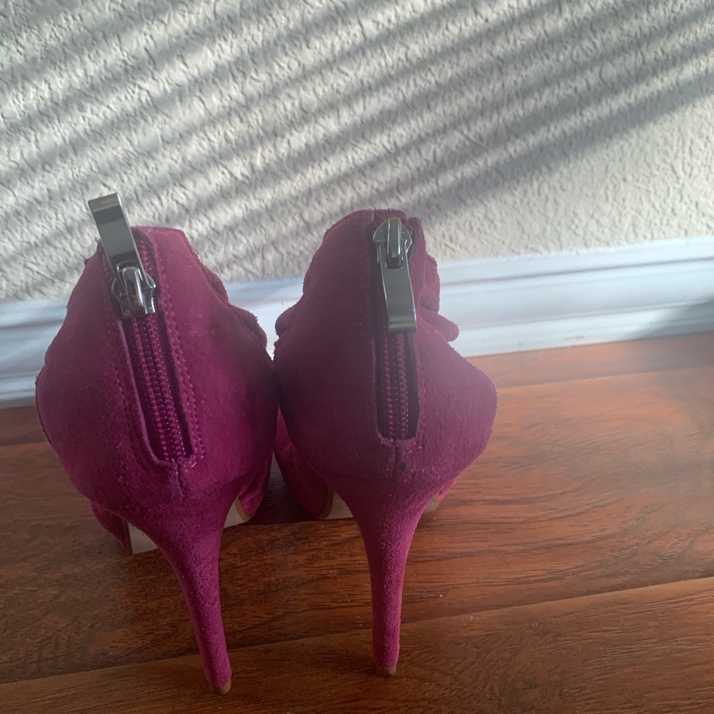Pink suede heels - Picture 3 of 4